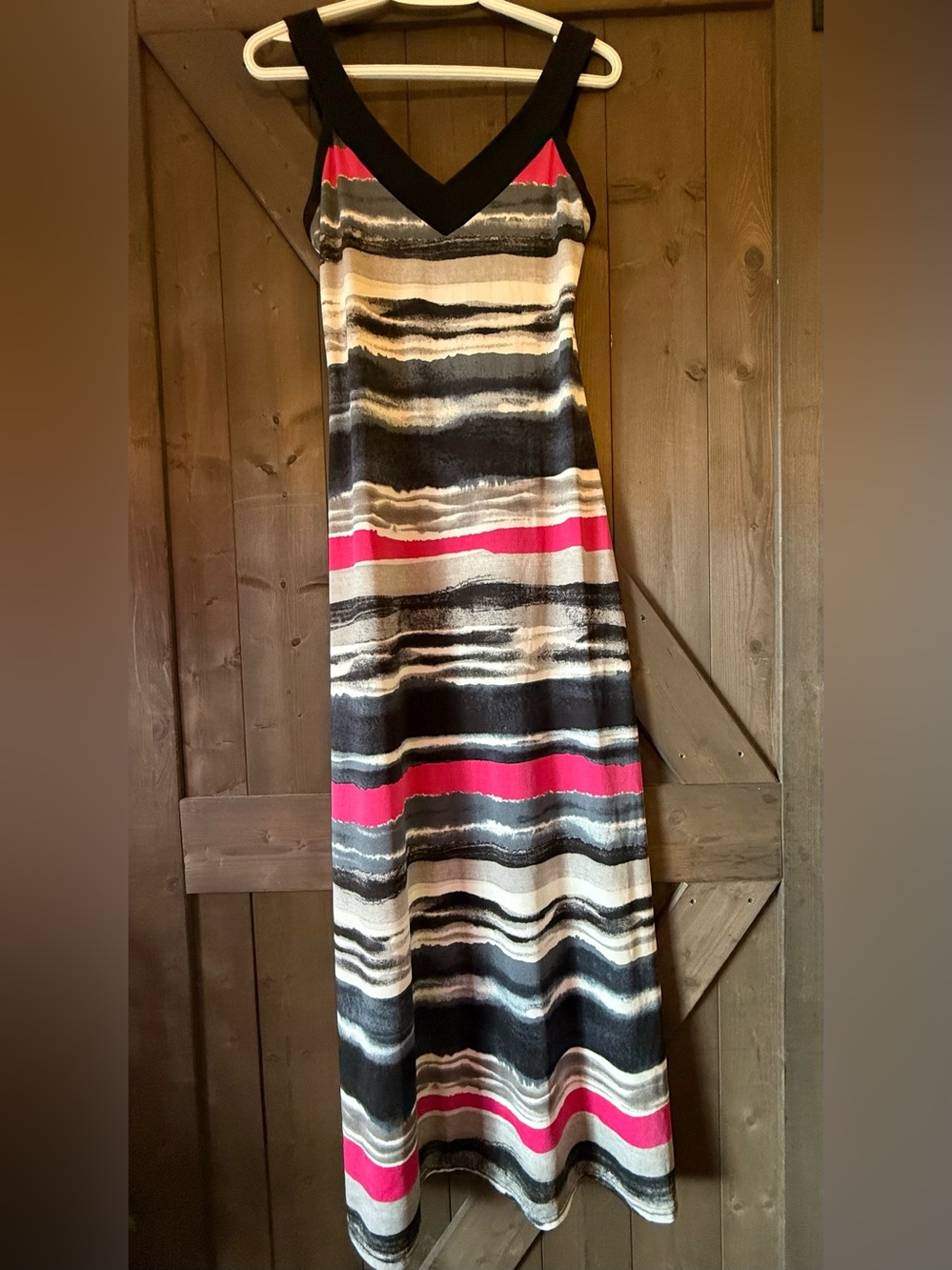 🇨🇦 Striped V-Neck Maxi Dress in Black, White & Pink